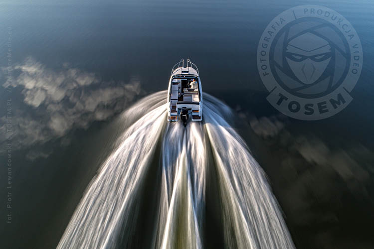 massiv boats panning