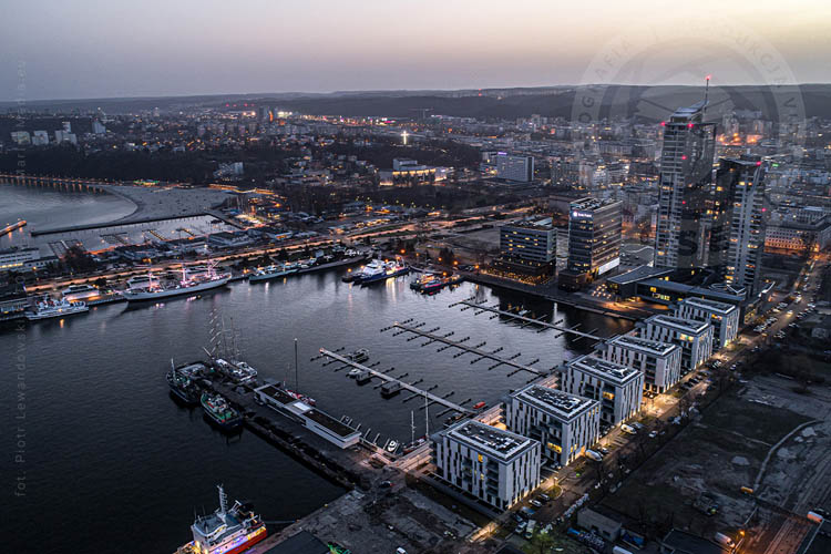 gdynia waterfront noc